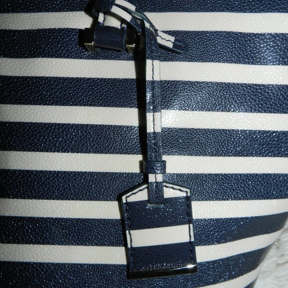 Kate Spade Seaside Navy Stripe Harmony O Tote🆕SHIPS FAST🏃♀💨⚡🚚 - Picture 5 of 15